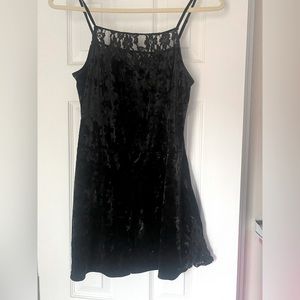 Cute crushed velvet and lace dress. Size small.